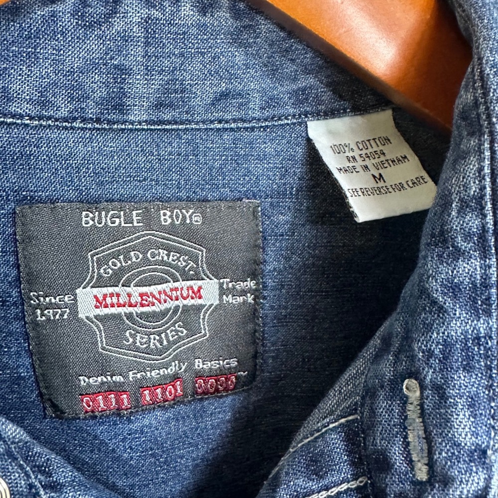 Bugle Boy Gold Crest Millennium Series Denim Shirt Mens Medium Blue Long Sleeve - Picture 2 of 8